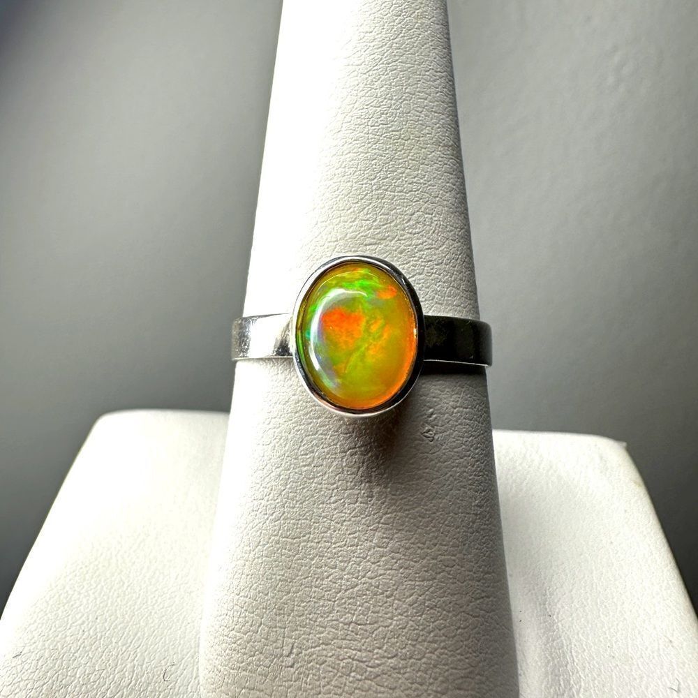 NWOT 7x9mm Opal Cabochon solitaire ring in solid‎ sterling silver!